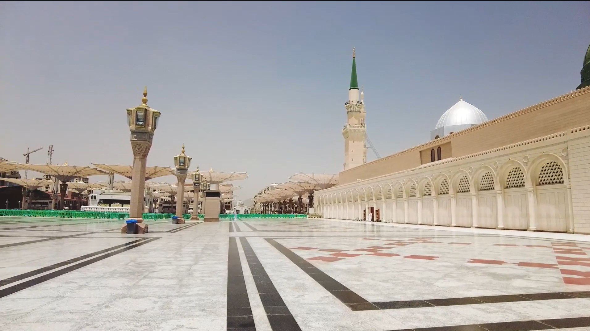 The plaza of Masjid an-Nabawi in Madinah